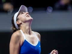 Belinda Bencic durfte sich über ihren ersten Sieg und 305'000 Dollar Preisgeld freuen (Bild: KEYSTONE/EPA/ALEX PLAVEVSKI)
