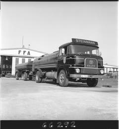 Tanklastwagen auf dem FFA-Gelände, 1966. (Bild: Staatsarchiv St.Gallen, W 241/5-066292)