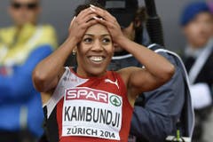 2014: Europameisterschaften ZürichDie Heim-EM startet für Kambundji mit zwei starken Resultaten. Mit ihrem vierten respektive fünften Platz über 100 und 200 Meter begeistert sie das Publikum und sprintet sich mitten in die Herzen der Fans. Die Enttäuschung über die verpassten Medaillen ist gering. (Bild: Keystone)