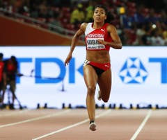 2015: Weltmeisterschaften PekingIn den Final schafft es Kambundji an den internationalen Titelkämpfen zwar nicht, immerhin stellt sie aber über 200 Meter einen neuen Schweizer Rekord auf. Sie kommt im Halbfinale nach 22,64 Sekunden ins Ziel. (Bild: Keystone)