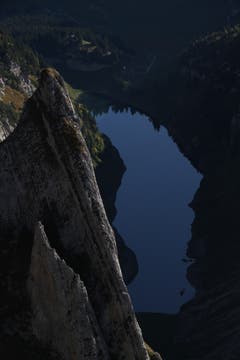 Frei schwebend über dem Fählensee? Nein, Tiefblick vom Fählenschafberg. (Bild: Heinz Weber)