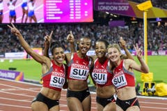 2017: Weltmeisterschaften LondonImmerhin darf Mujinga Kambundji mit der Leistung im Staffelrennen zufrieden sein. Die vier Schweizerinnen sprinten über 4x100 Meter auf den fünften Rang und freuen sich zurecht. (Bild: Keystone)