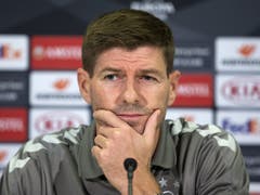 Die Liverpooler Legende Steven Gerrard erlebte mit den Glasgow Rangers in Bern keinen erfeulichen Abend (Bild: KEYSTONE/PETER KLAUNZER)