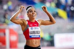 2019: Weltmeisterschaften DohaDer Moment, in dem nach der Zahl 3 ihr Name erscheint: Mujinga Kambundji realisiert, dass sie gerade eine WM-Medaille gewonnen hat. Es ist Bronze! Es ist der bisher grösste Moment in ihrer bewegten Karriere. Das Glück und Mujinga Kambundji sind vereint. Endlich. (Bild: Keystone)