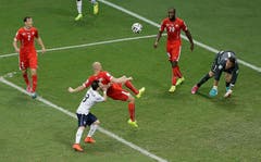 20. Juni 2014, Salvador. WM-Gruppenspiel gegen Frankreich (2:5). „Ich könnte jetzt sagen: Meine dritte WM, das erlebt nicht jeder Fussballer - alles wunderbar. Aber das wäre nicht ehrlich. Ich war schlicht nicht bereit für diese WM. Es war ja auch lange nicht klar, ob ich überhaupt ein Aufgebot erhalte. Und dann, als ich in der 9. Minute gegen Frankreich eingewechselt wurde, wurden meine Defizite schonungslos aufgedeckt. Ich war richtig schlecht – sorry.“ (Bild: Keystone)