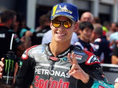 Fabio Quartararo freut sich über seine vierte Pole-Position - wann folgt der erste Sieg in der Königsklasse? (Bild: KEYSTONE/EPA EFE/JAVIER CEBOLLADA)