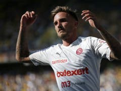 Sébastien Wüthrich, hier nach seinem Tor im Juli in Bern gegen die Young Boys (1:1), hat in den letzten Wochen einen Teil seiner guten Form eingebüsst (Bild: KEYSTONE/PETER KLAUNZER)