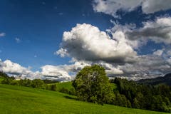 Wunderbare Wolkenstimmung im Biosphärenreservat. (Bild: Vinzenz Blum, Oberberg bei Schüpfheim, 2. Oktober 2019)