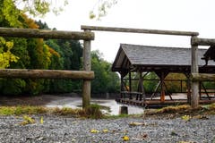 Ganz ungewohnt: Das transparente Frauenbad auf Drei Weieren. (Bild: Franz Häusler)
