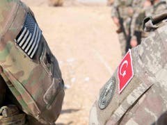 Die USA übergeben die Gebiete in Nordsyrien militärisch an die Türkei. Diese hat eine «Anti-Terror-Offensive» angekündigt. (Bild: KEYSTONE/EPA US ARMY/US ARMY/STAFF SGT. ANDREW GOEDL HANDOUT)
