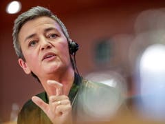Vergleichsweise problemlos absolvierte die designierten Vizepräsidenten Margrethe Vestager ihre Anhörung. Sie wird künftig für Wettbewerb und Digitales zuständig sein. (Bild: KEYSTONE/EPA/STEPHANIE LECOCQ)