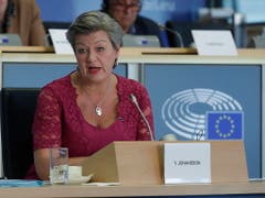 Auch die designierte Innenkommissarin Ylva Johansson aus Schweden bekam grünes Licht vom EU-Parlament. (Bild: KEYSTONE/EPA/OLIVIER HOSLET)