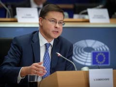 Valdis Dombrovskis, der bereits fünf Jahre als EU Finanzkommissar tätig war, will Digitalwährungen wie Facebooks Libra stärker in den Blick nehmen. (Bild: KEYSTONE/EPA/OLIVIER HOSLET)
