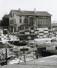 Die Strassenwalze mit dem Eröffnungsmotto. Bilder: Archiv Hansruedi Rohrer