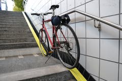 So sieht es bei der bahnhofseitigen Treppe aus. (Bild: Janick Wetterwald, 8. Oktober 2019)