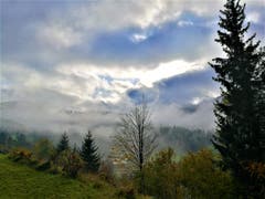 Herrlich mystische Morgenstimmung. (Bild: Urs Gutfleisch, Schwarzenberg, 1. November 2019)