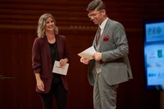Führten durch den Abend: Fabienne Bamert und Jérôme Martinu. (Bild: PD, Luzern, 31. Oktober 2019)