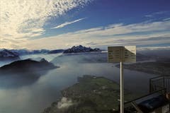 Blick von Rigi Känzeli auf den Vierwaldstättersee mit Pilatus, Bürgenstock, Stanserhorn. (Bild: Paul von Allmen, 11. November 2019)