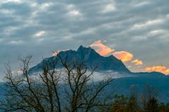Ein durchaus grauer Tag und plötzlich war die Stimmung da. (Bild: Stefan Kunz, Schloss Meggerhorn, 2.November 2019)