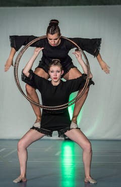 Schauturnen der Gymnastikgruppe Kreuzlingen. Anika Wepfer (oben). (Bild: Andrea Stalder)