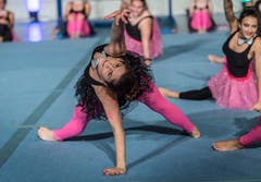 Schauturnen Gymnastikgruppe Kreuzlingen. Ausschnitt aus der Gymnaestrada «Generation's: Let's Move!» Es turnen 80 Turnerinnen und Turner aus dem Thurgau. Die Show wurde an der Gymnaestrada aufgeführt. (Bild: Andrea Stalder)
