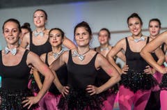 Ausschnitt aus der Gymnaestrada «Generation's: Let's Move!» Es turnen 80 Turnerinnen und Turner aus dem Thurgau. Die Show wurde an der Gymnaestrada aufgeführt. (Bild: Andrea Stalder)
