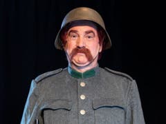 Der Schauspieler Gilles Tschudi tritt mit der Rolle des legendären HD-Soldats Läppli in grosse Fussstapfen. (Bild: Theater Fauteuil/Foto Mimmo Muscio)
