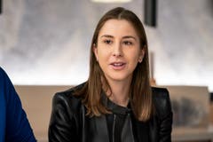 Belinda Bencic nimmt sich nach ihrer Ankunft in Zürich Zeit für ein Roundtable-Gespräch mit verschiedenen Journalisten. (Bild: freshfocus)