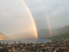 Markanter Regenbogen über Ennetbürgen. (Bild: Hans-Peter Schibli, 3. November 2019)