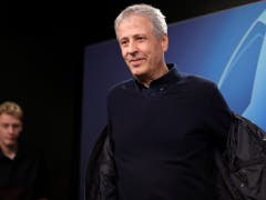 Ist zuversichtlicher als auch schon: Dortmund-Coach Lucien Favre vor der Champions-League-Partie gegen Inter (Bild: KEYSTONE/EPA/FRIEDEMANN VOGEL)