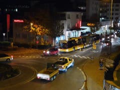Stau auch am Kreisel Merkur in Horw Zentrum. (Bild: David von Moos)