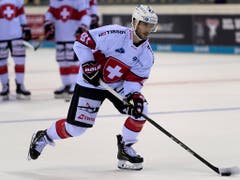 Der Bieler Jason Fuchs traf in Krefeld in der 31. Minute zur 1:0-Führung (Bild: KEYSTONE/GEORGIOS KEFALAS)