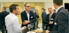 Interessante Personen kennen lernen oder wieder treffen: Das Martini-Forum des JUZ ist ein beliebter Netzwerkanlass. (Bilder: Hans Suter)