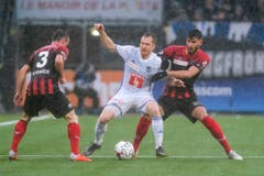 Christian Schwegler, rechter Verteidiger, Note 3,5Er überzeugt mit kämpferischem Einsatz und Einwürfen, spielerisch jedoch offenbart er Defizite.(Bild: Martin Meienberger / Freshfocus)