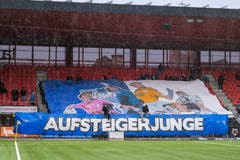 (nicht bewertbar: Olivier Custodio). Auf dem Bild: Choreographie der FCL-Fans zum 500. Spiel von David Zibung. (Bild: Martin Meienberger / Freshfocus)