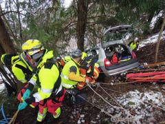 Die Zusammenarbeit zwischen den Rettungsorganisationen stand im Fokus der Übung. (Bild: Kapo Nidwalden (Stansstad, 9. Februar 2019))