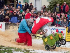 Sägemehl, Schnee und Matsch: Die Piste bot unterschiedliche Unterlagen. (Bild: Sascha Erni)