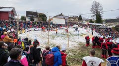 Das Kinderwagenrennen in Dietfurt findet nur alle vier Jahre statt. Rund 2000 Besucherinnen und Besucher liessen sich das Schauspiel nicht entgehen. (Bild: Sascha Erni, 10. Februar 2019)