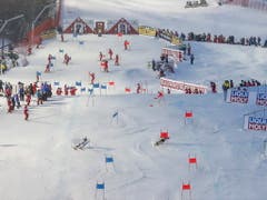 Parallel-Slalom - ein Format wie gemalt für Holdener und Zenhäusern (Bild: KEYSTONE/EPA/VALDRIN XHEMAJ)