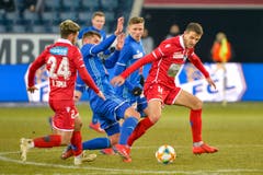 Pascal Schürpf, linkes Mittelfeld, Note 4,5Mit einem gewonnenen Kopfballduell und Pass kommt er zum 1:1-Assist. Er kämpft beharrlich und trifft fast noch zum 2:2 (85.).(Bild: Martin Meienberger / Freshfocus)