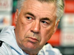Napolis Trainer Carlo Ancelotti blickt dem Gastspiel beim FCZ entgegen (Bild: KEYSTONE/WALTER BIERI)