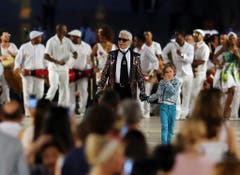 Karl Lagerfeld anlässlich einer Modepräsentation 2016 in Havanna / Kuba. (Bild: Alejandro Ernesto / EPA)