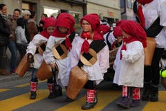 An der «Schuäl-Chatzämüüsig» in Sie läuten die Fasnacht ein: Die Schällen-Ursli an der «Schuäl-Chatzämüüsig» in Altdorf. (Bild: Florian Arnold, 19. Februar 2019)