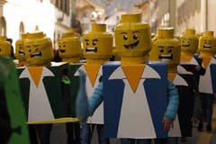 Lego-Männchen an der «Schuäl-Chatzämüüsig» in Altdorf. (Bild: Florian Arnold, 19. Februar 2019)