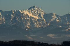 Unser Säntis, aufgenommen 48 km entfernt! Dank klarer Winterluft! (Bild: Walter Schmidt)
