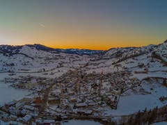Wunderbarer Sonnenuntergang nach einem Traumtag in Nesslau. (Bild: Renato Maciariello)