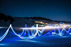 Lichtexperiment mit Langzeitbelichtung bei Gonten. (Bild: Hans-Jörg Nüesch)