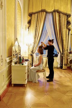 Styling für den Ball. In der Fürstensuite des «Imperial» logieren sonst Könige und Weltstars. (Bild: Bild:)