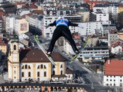 Solide Leistung mit Platz 26: Andreas Schuler fliegt Richtung Innsbruck (Bild: KEYSTONE/PETER SCHNEIDER)