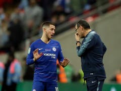 Nach diesem Spiel gibt es bei Chelsea Gesprächsbedarf: Trainer Maurizio Sarri mit Superstar Eden Hazard (Bild: KEYSTONE/AP/TIM IRELAND)